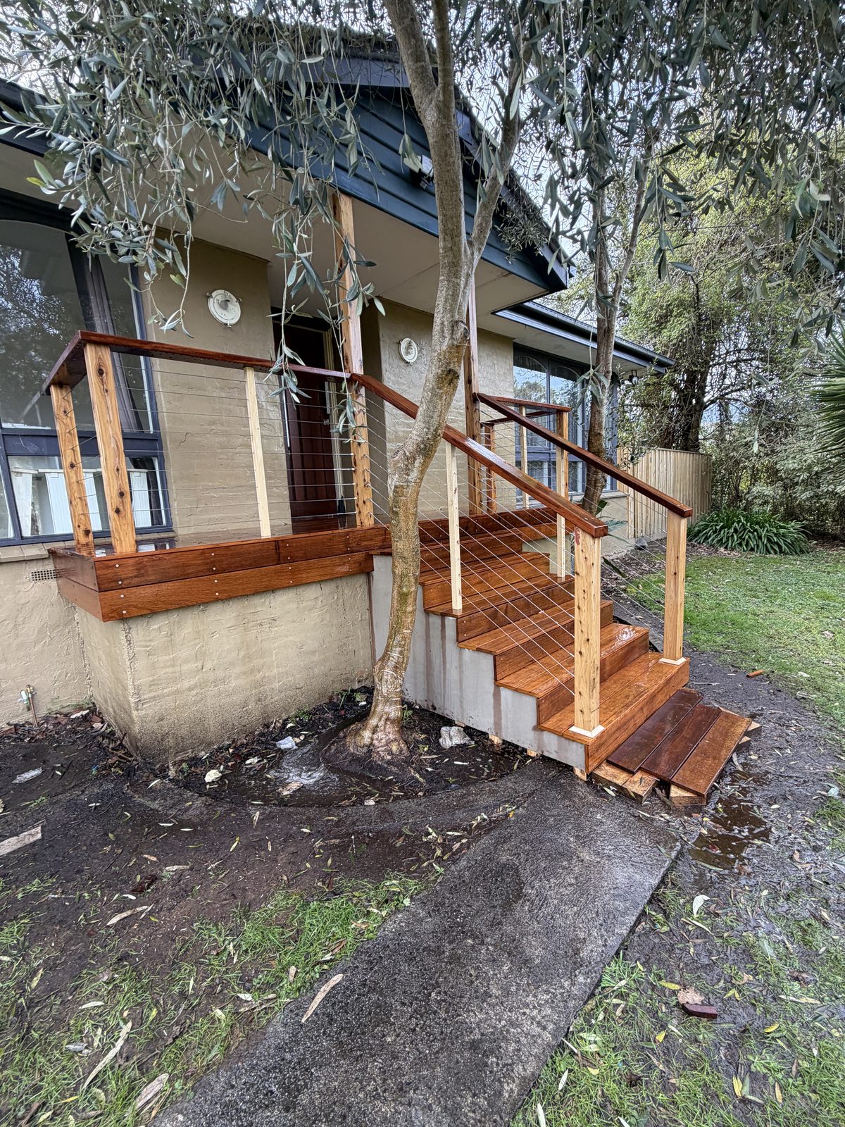 Timber entry steps with cable balustrade